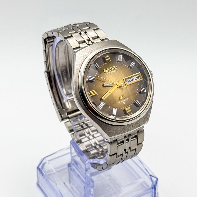 Seiko Seiko - Lord Matic "Gradient Golden Sunburst" 光波 (Kōha) – Waves of Light - 5606-7300 - Men - 1974 vintage watch - image 4