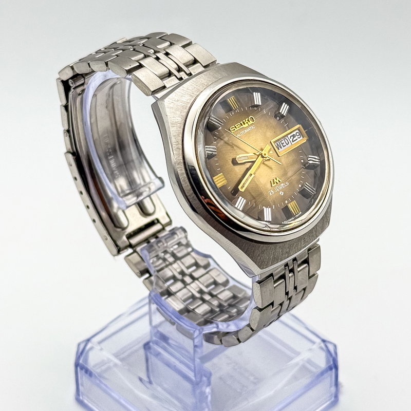 Seiko Seiko - Lord Matic "Gradient Golden Sunburst" 光波 (Kōha) – Waves of Light - 5606-7300 - Men - 1974 vintage watch - image 5
