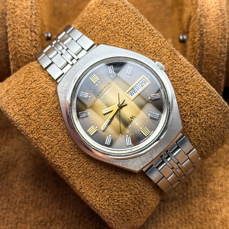Seiko Seiko - Lord Matic "Gradient Golden Sunburst" 光波 (Kōha) – Waves of Light - 5606-7300 - Men - 1974 vintage watch - image 15