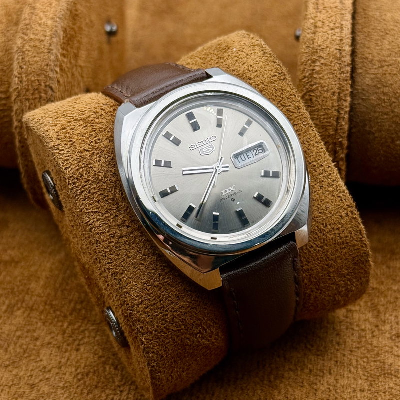 Seiko Seiko - Seiko DX 鏡耀 (Kyōyō) – Mirror Glow - Ingen mindstepris - 6106-8110 - Men - 1968 vintage watch - image 4