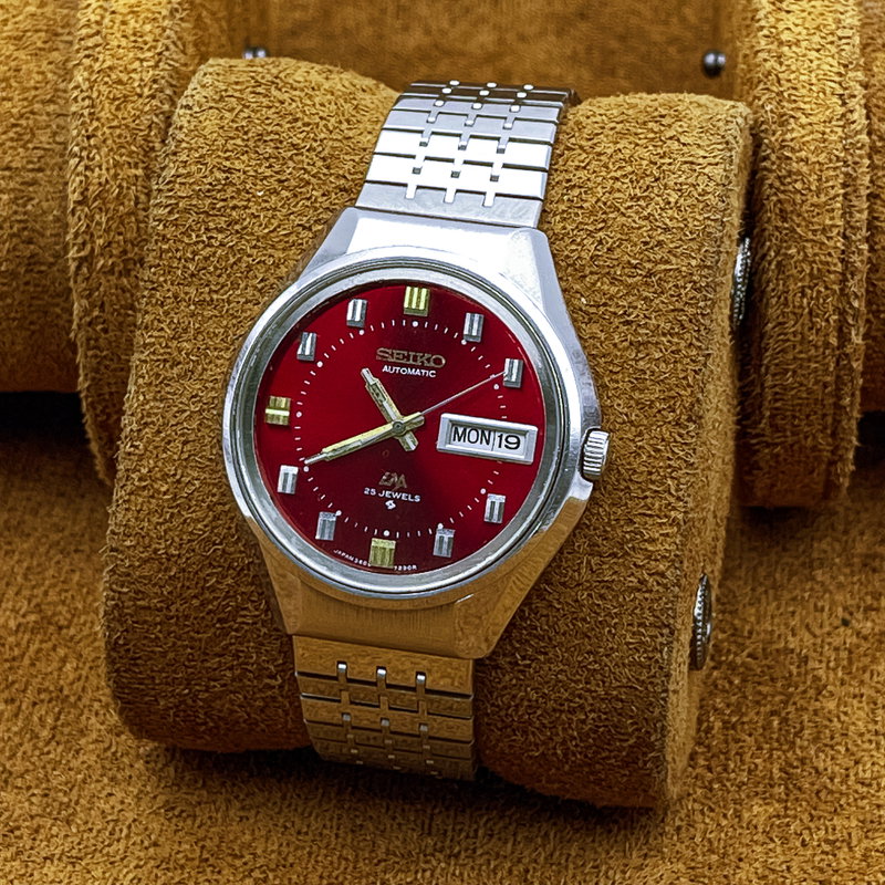 Seiko Seiko - Lord Matic "Gradient Ruby Sunburst" 焔暈 (Hon’un) – Flame Aura - No Reserve Price - 5606-7290 - Men - 1973 vintage watch - image 2