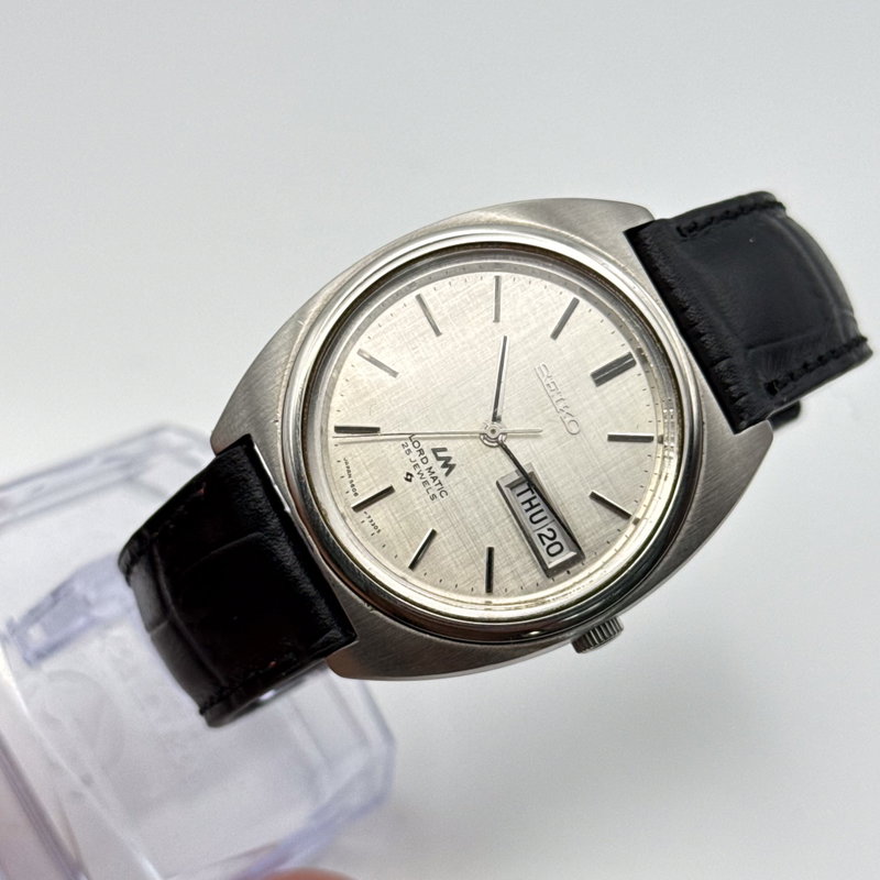Seiko Seiko - Lord Matic "Linen-dial" 銀輝 (Ginki) – Silver Radiance - No Reserve Price - 5606-7140 - Men - 1971 vintage watch - image 10