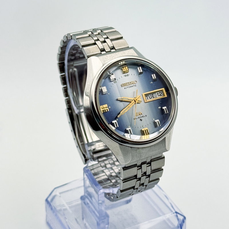Seiko Seiko - LM "Gradient Sky Blue Sunburst" [Serviced] "Near-Mint" - 5606-7290 - Men - 1974 vintage watch - image 3