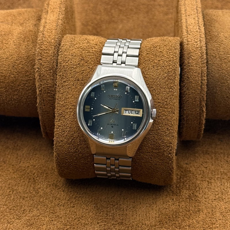 Seiko Seiko - LM "Gradient Sky Blue Sunburst" [Serviced] "Near-Mint" - 5606-7290 - Men - 1974 vintage watch - image 10