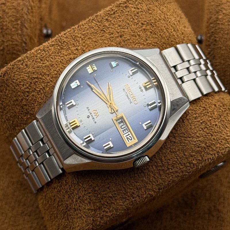 Seiko Seiko - LM "Gradient Sky Blue Sunburst" [Serviced] "Near-Mint" - 5606-7290 - Men - 1974 vintage watch - image 12