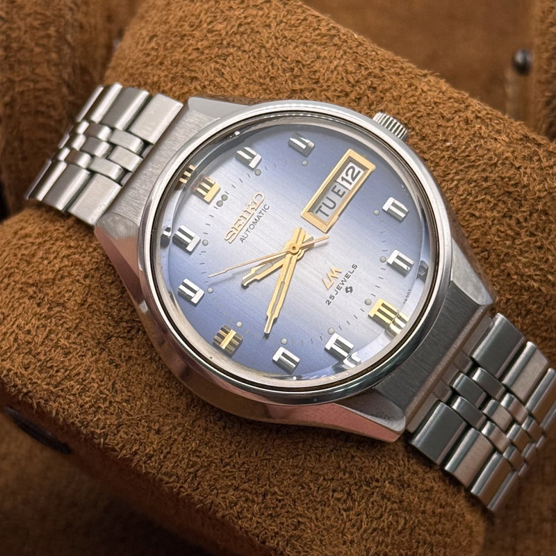 Seiko Seiko - LM "Gradient Sky Blue Sunburst" [Serviced] "Near-Mint" - 5606-7290 - Men - 1974 vintage watch - image 13