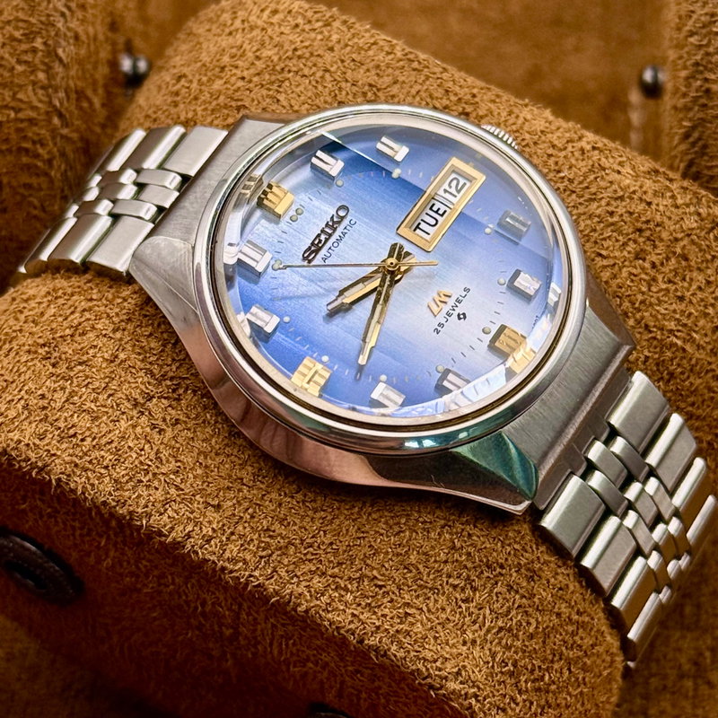 Seiko Seiko - LM "Gradient Sky Blue Sunburst" [Serviced] "Near-Mint" - 5606-7290 - Men - 1974 vintage watch - image 14