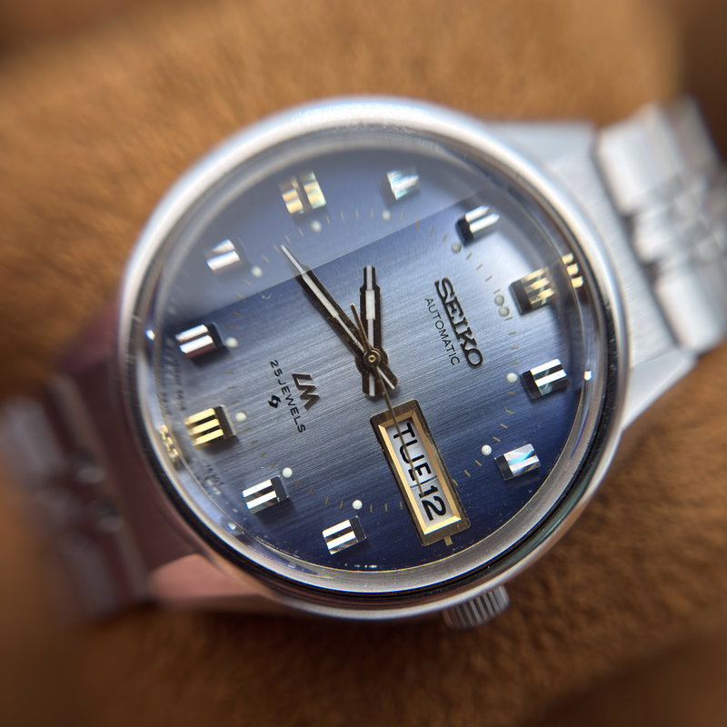 Seiko Seiko - LM "Gradient Sky Blue Sunburst" [Serviced] "Near-Mint" - 5606-7290 - Men - 1974 vintage watch - image 16