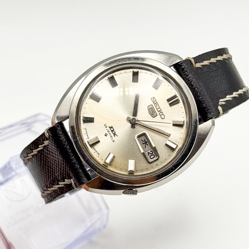 Seiko Seiko - 5 DX 静影 (Seiei) – Silent Reflection - No reserve price - 6106-8131 - Men - 1968 vintage watch - image 9
