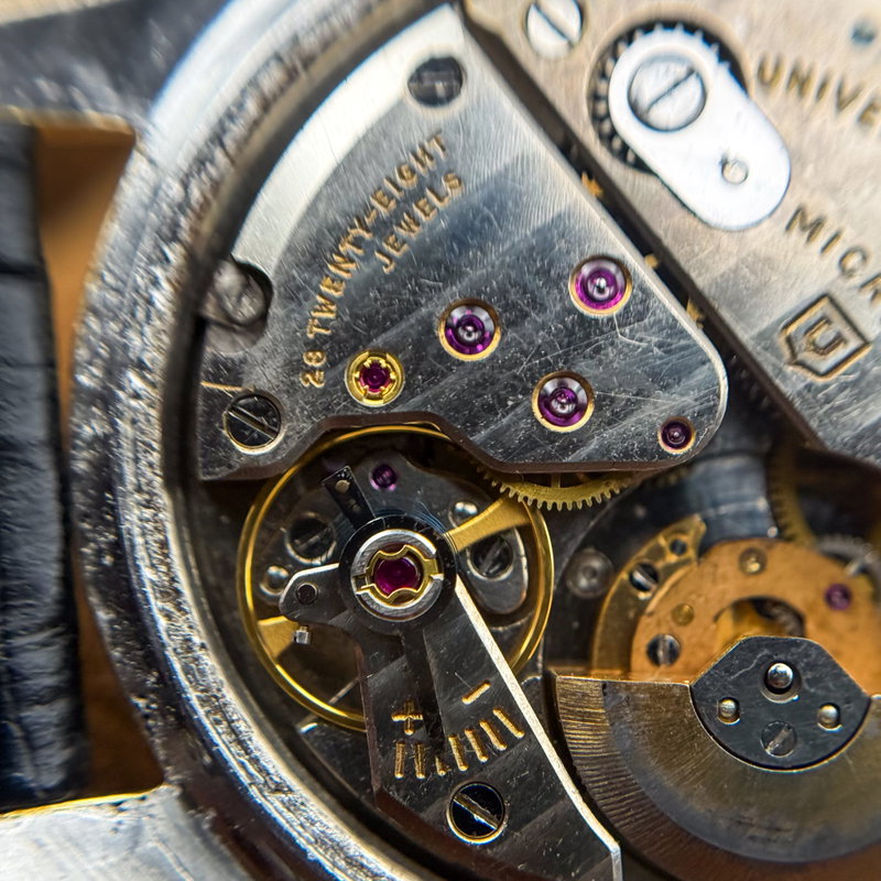 Universal Genève Universal Genève - Polerouter Date 'Tropical Dial' - 204605-3 - Hombre - 1965 vintage watch - image 22
