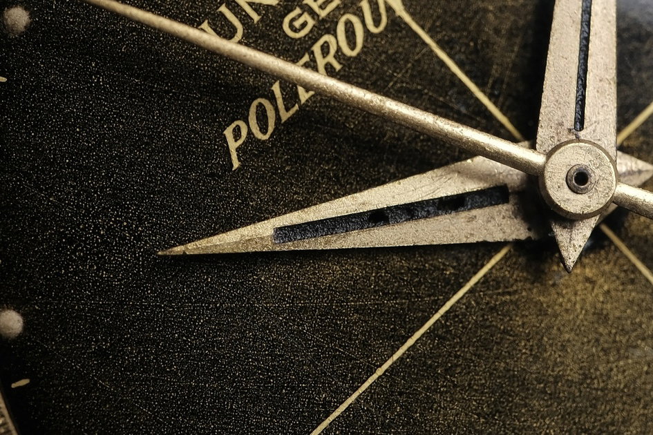 Universal Genève Universal Genève - Polerouter Date 'Tropical Dial' - 204605-3 - Hombre - 1965 vintage watch - image 4
