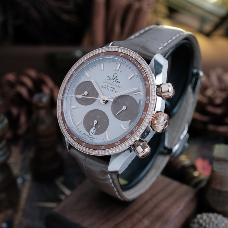 Omega Omega - Speedmaster Chronograph - 324.28.38.50.02.002 - Unisex - 2010-2020 vintage watch - image 3