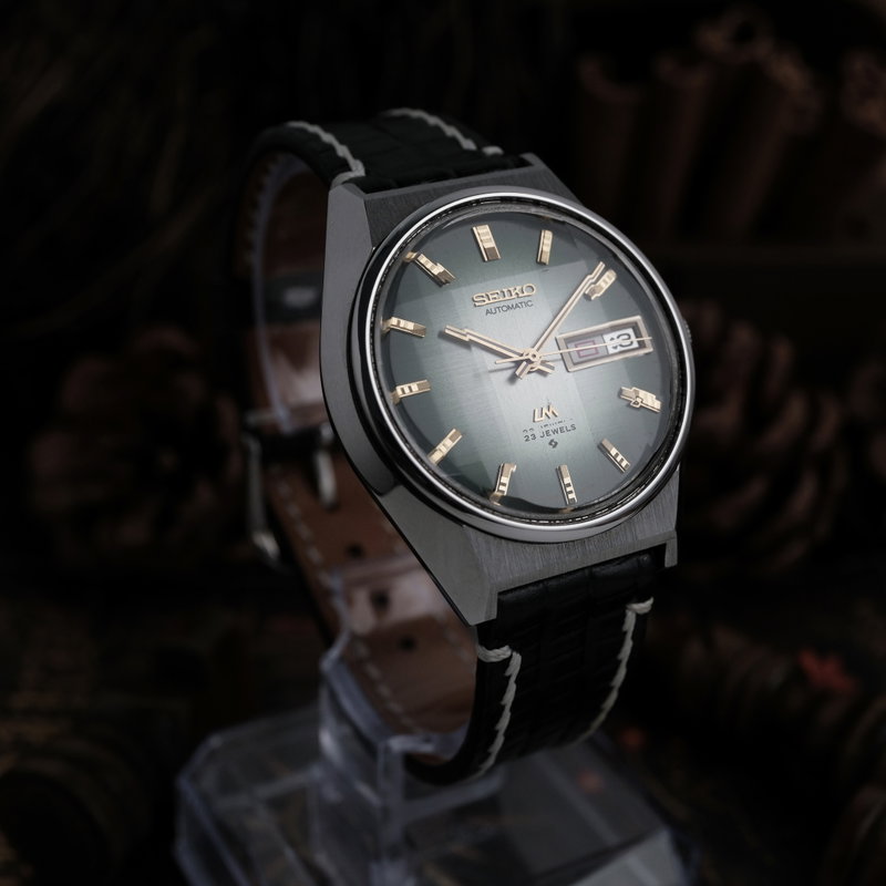 Seiko Lord Matic 5606-7310 (1973) - image 2
