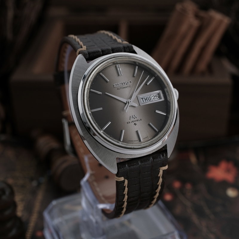 Seiko Lord Matic 5606-7151 (1973) - image 4