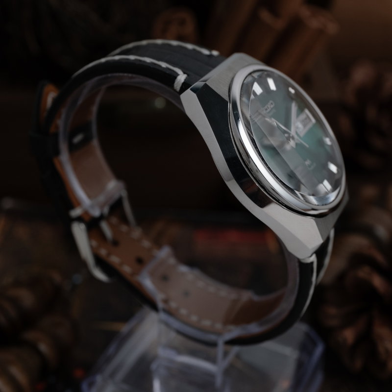 Seiko Lord Matic 'Serviced' 5606-8061 (1975) - image 5