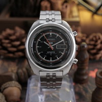 Seiko 5 Sports Speed-Timer 7017-8000 (1970) - image 2