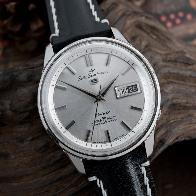 Seiko Sportsmatic 5 Deluxe 7606-7971 (1964) - image 1
