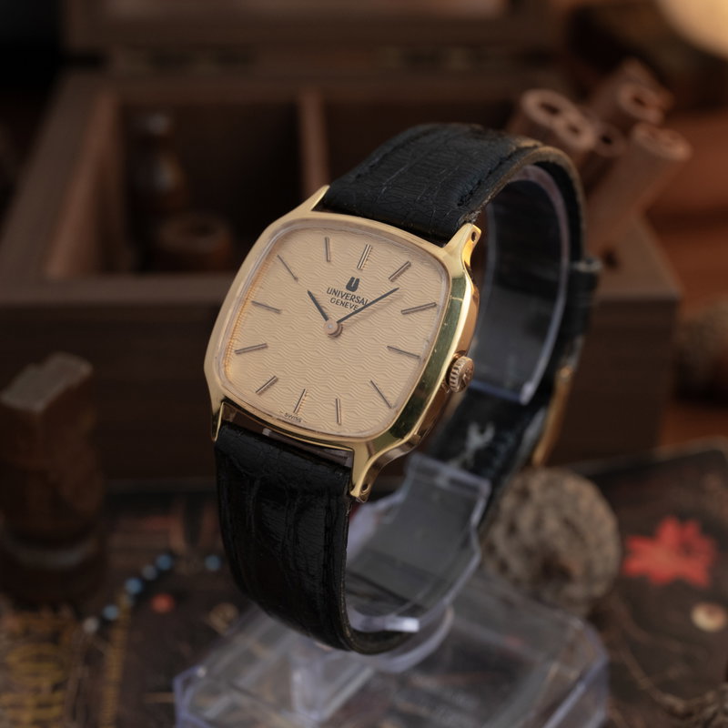 Universal Genève Caliber 1-42 290066 (1970-1979) - image 3